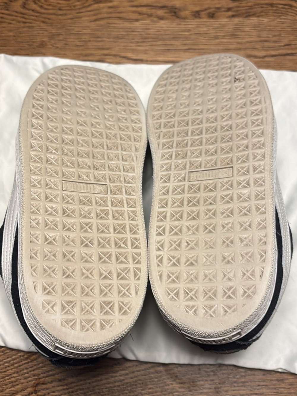 Puma Men's Black Suede Low-Top Sneakers with White Accents - Picture 2 of 2